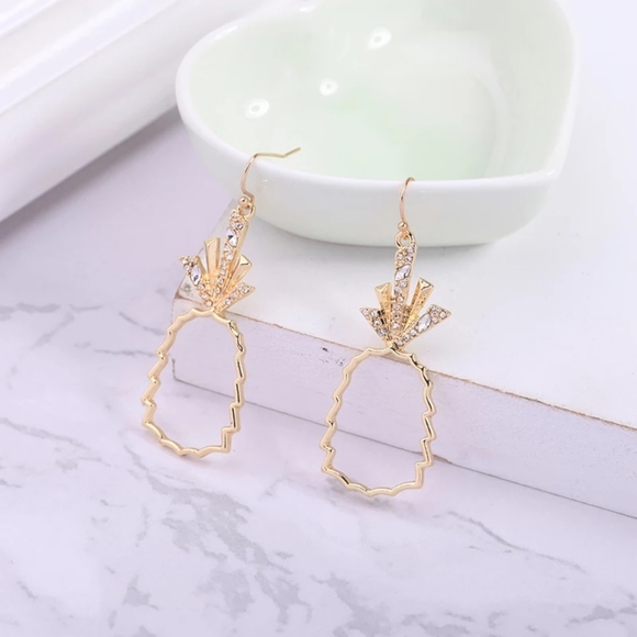 *1 LEFT*Crystal Accented Golden Pineapple Earrings - Picture 2 of 5